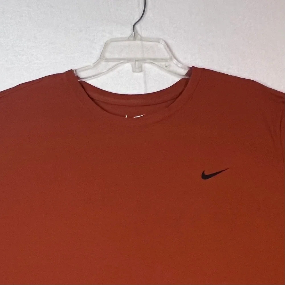 Nike The Nike Tee XXL Mens Athletic‎ Cut T Shirt Burnt Orange Black Swoosh